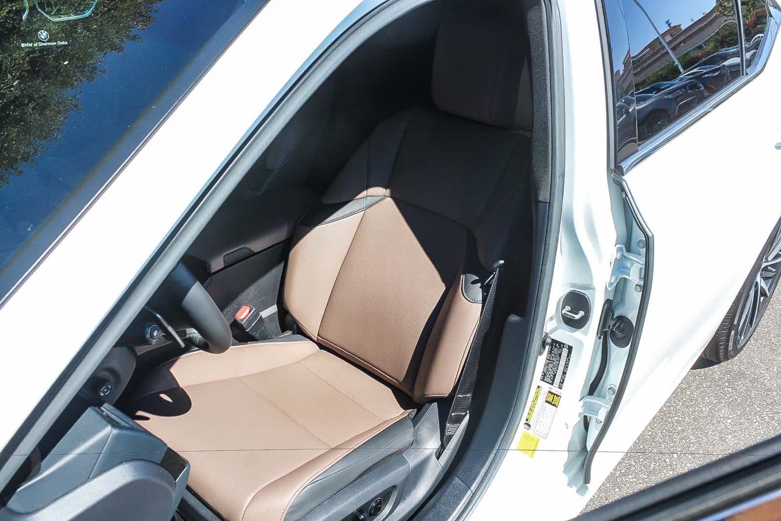 Used 2025 Lexus ES 300h w/ Premium Package FWD image 27