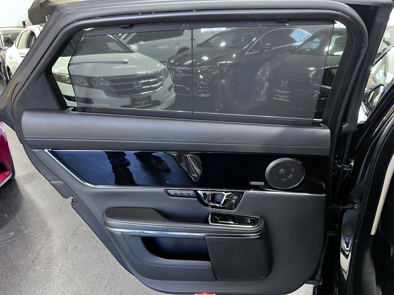 Used 2018 Jaguar XJ L Supercharged image 29