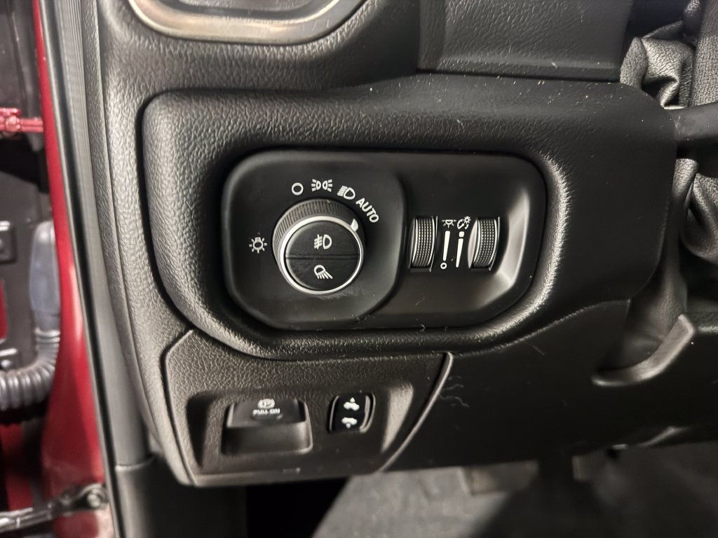 Used 2019 RAM 1500 Sport w/ Level 2 Equipment Group AWD/4WD image 37
