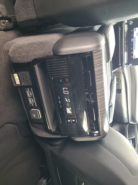 Used 2024 Jeep Wagoneer Series II w/ Flexible Seating Group AWD/4WD image 26