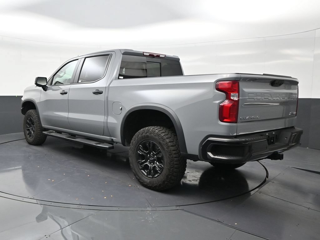 Used 2025 Chevrolet Silverado 1500 ZR2 AWD/4WD image 3