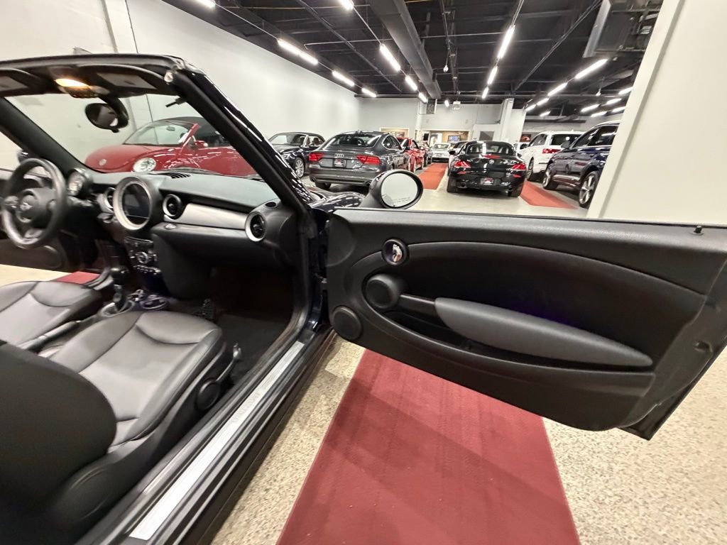 Used 2012 MINI Cooper Convertible image 28