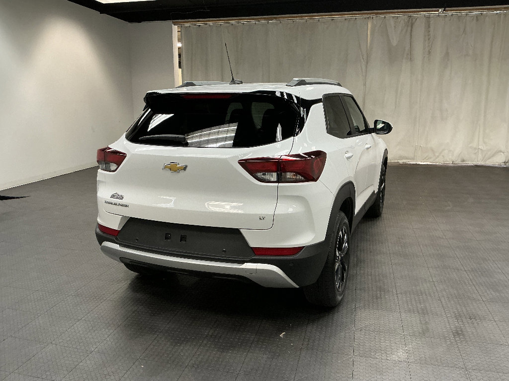 Used 2022 Chevrolet TrailBlazer LT w/ Convenience Package FWD image 5