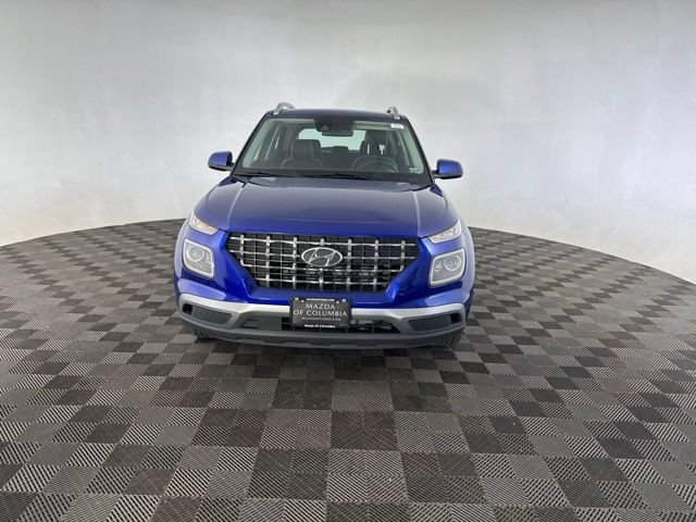 Used 2022 Hyundai Venue Limited FWD image 2