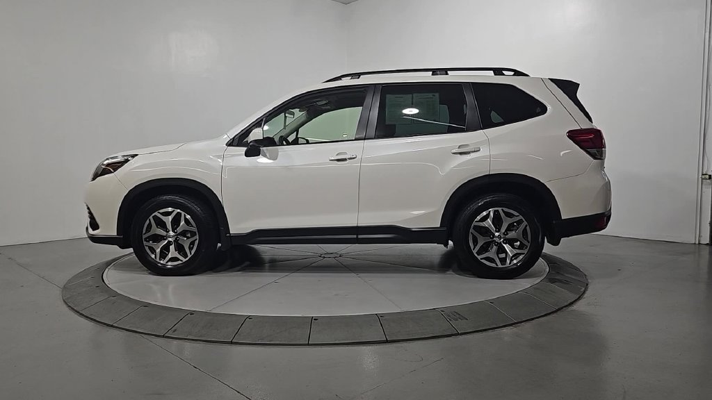 Certified 2024 Subaru Forester Premium AWD/4WD image 6