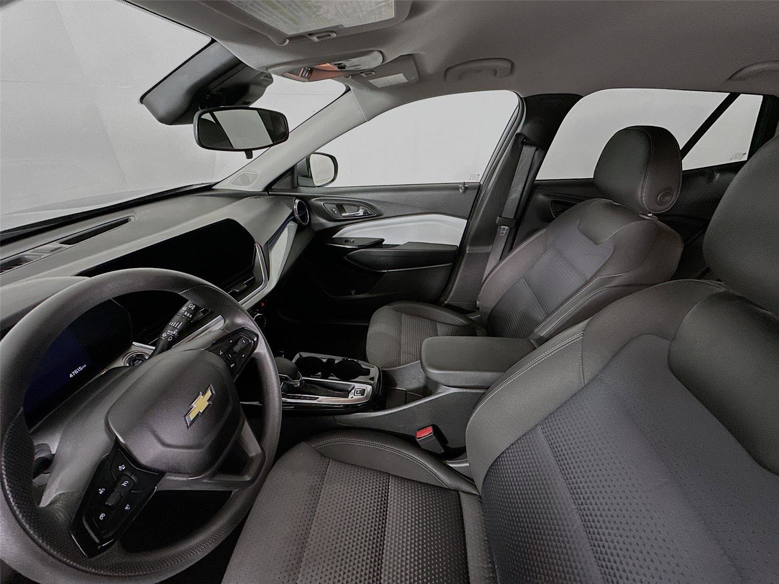 Used 2024 Chevrolet Trax LT FWD image 5