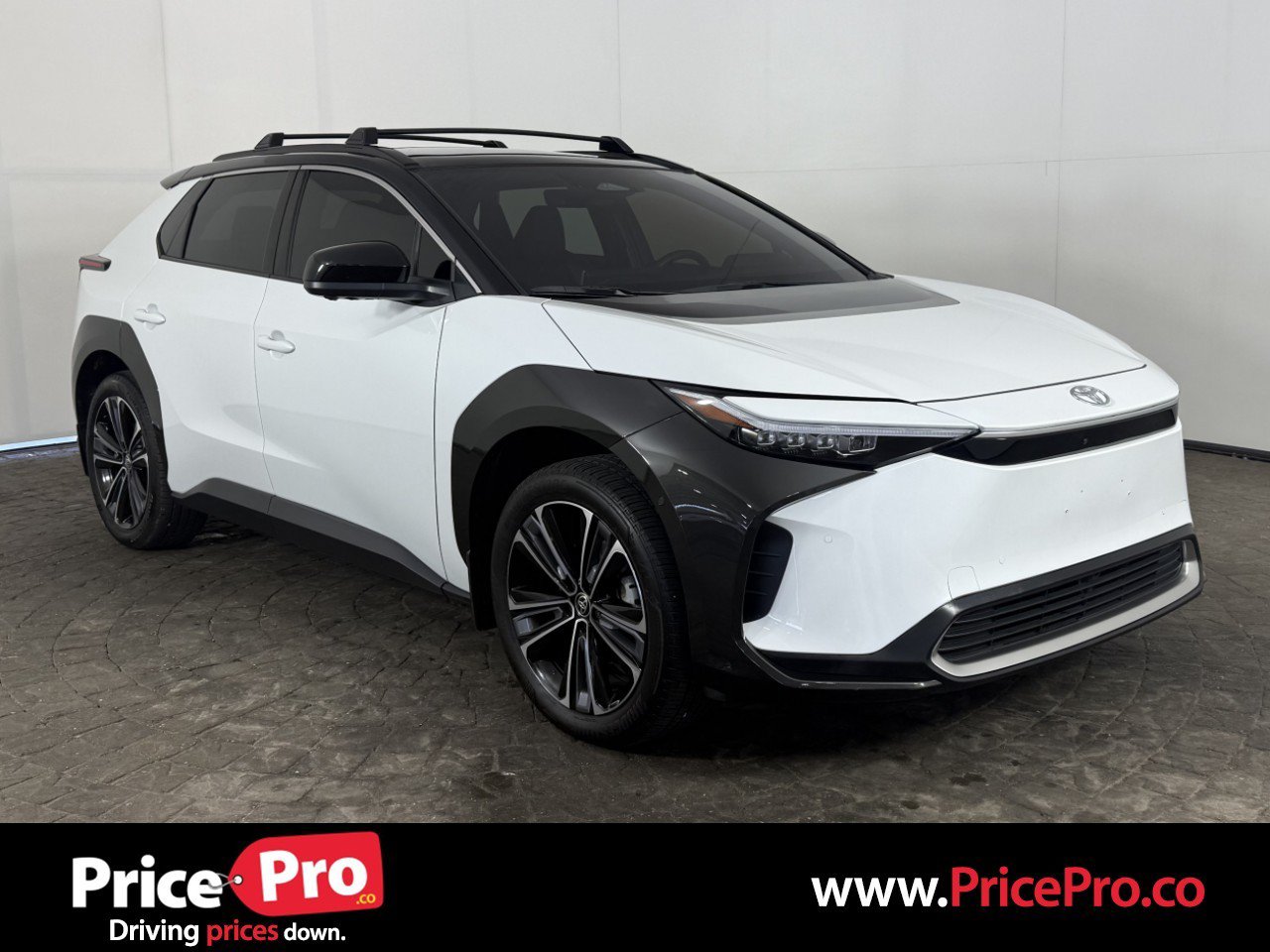 Used 2025 Toyota bZ4X AWD image 1