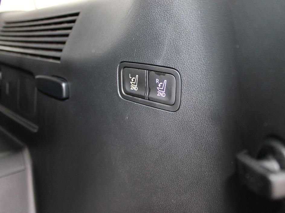 Used 2025 Hyundai Santa Fe SEL FWD image 36