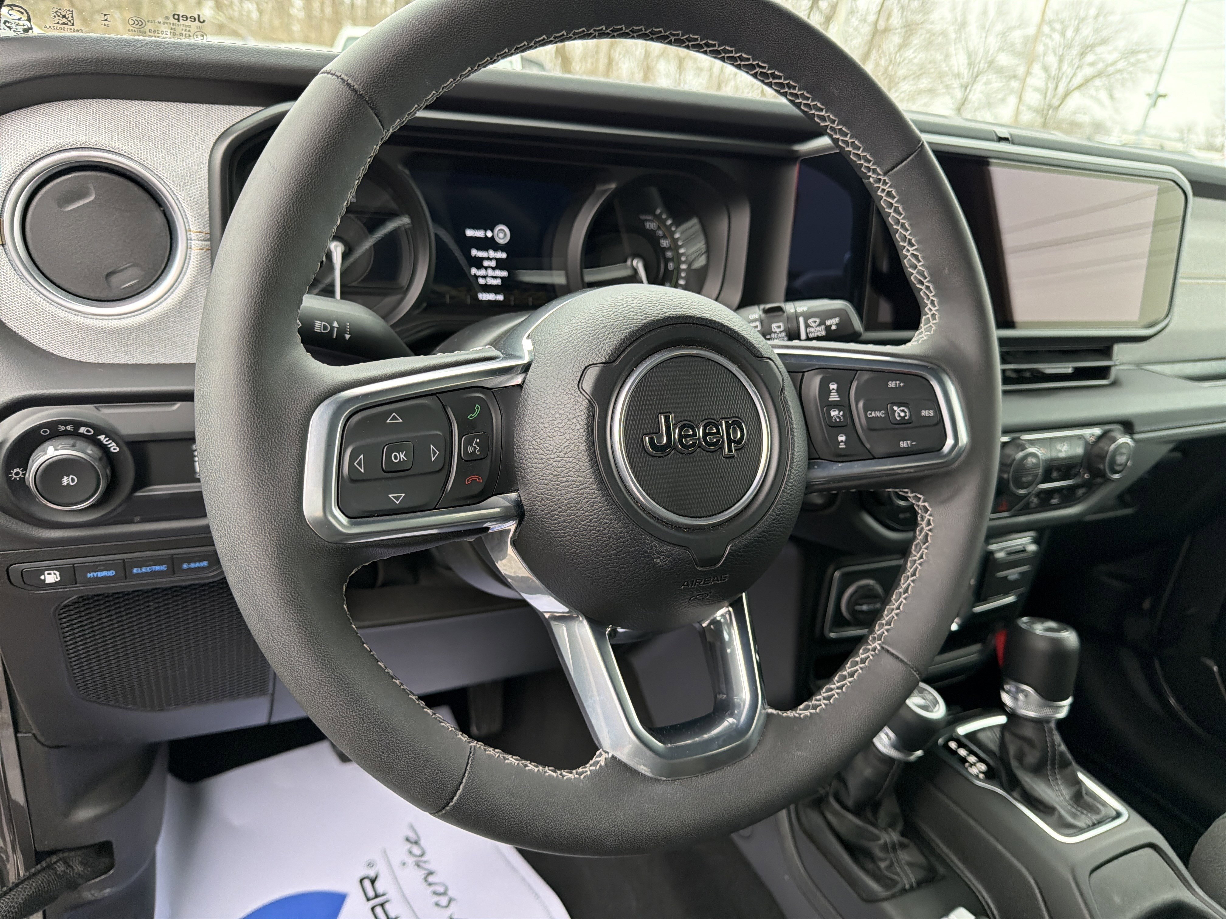 Certified 2025 Jeep Wrangler Sahara w/ Safety Group image 14