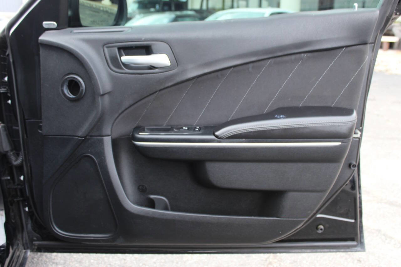 Used 2018 Dodge Charger SXT Plus image 9