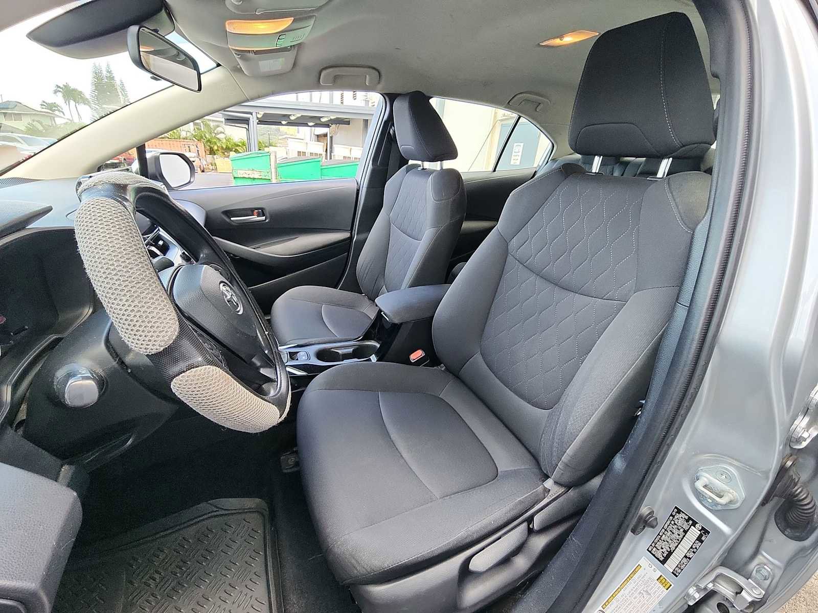 Used 2020 Toyota Corolla LE image 12