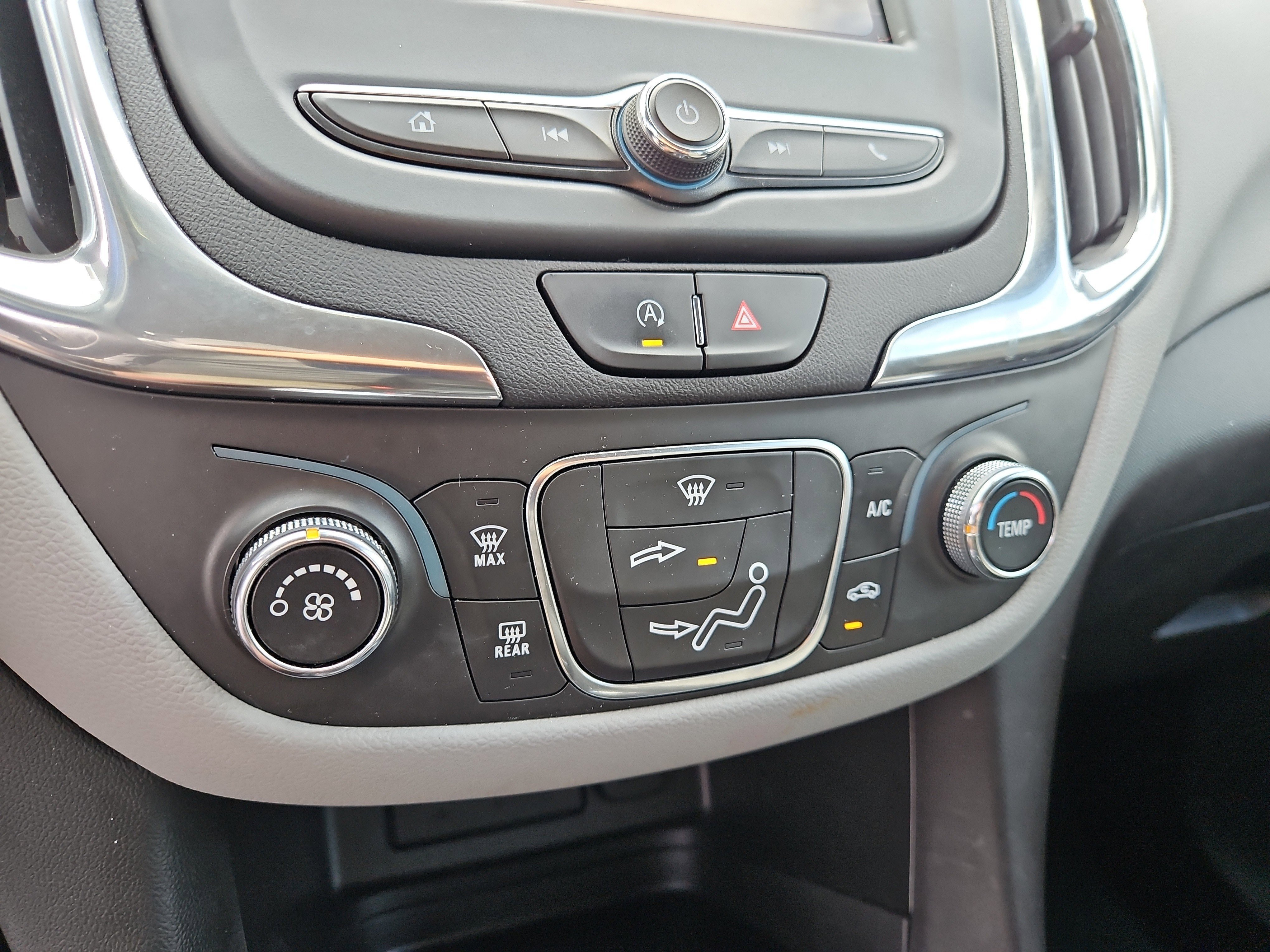 Used 2024 Chevrolet Equinox LS w/ LS Convenience Package FWD image 26