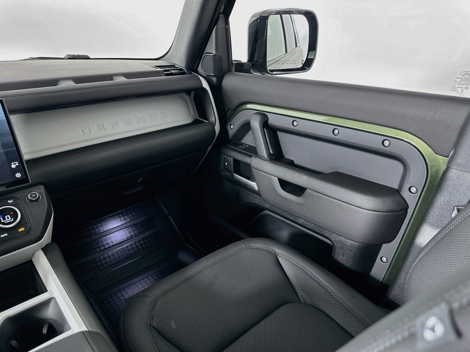 New 2026 Land Rover Defender 110 S AWD/4WD image 24