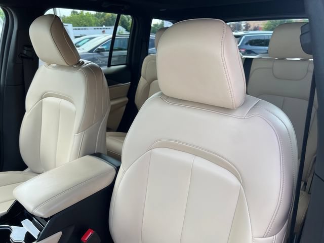 Used 2023 Jeep Grand Cherokee Limited AWD/4WD image 13