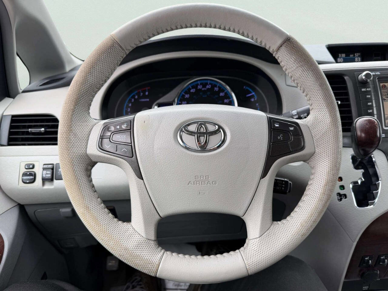 Used 2014 Toyota Sienna XLE w/ XLE Premium Package image 25