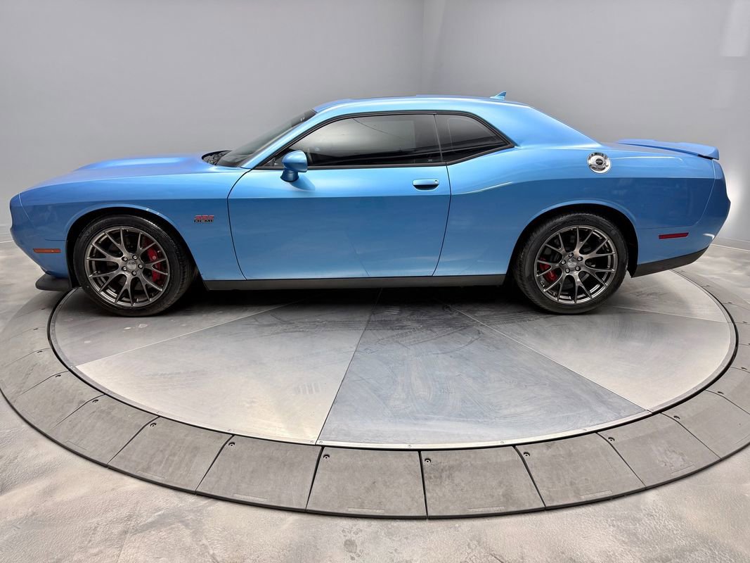 Used 2016 Dodge Challenger SRT w/ Technology Group image 8