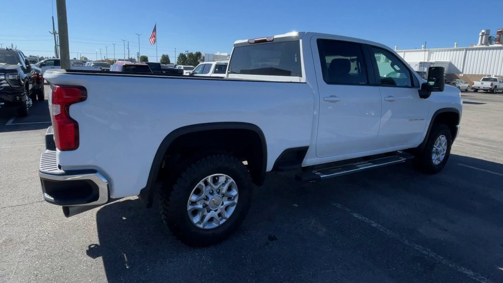 Used 2023 Chevrolet Silverado 2500 LT w/ Convenience Package AWD/4WD image 2
