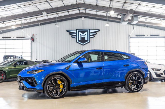 Used 2024 Lamborghini Urus Performante AWD/4WD image 1