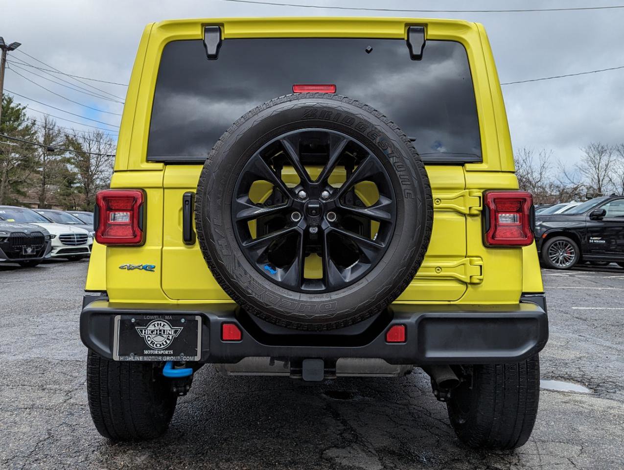 Used 2023 Jeep Wrangler Unlimited Sahara w/ Cold Weather Group AWD/4WD image 9