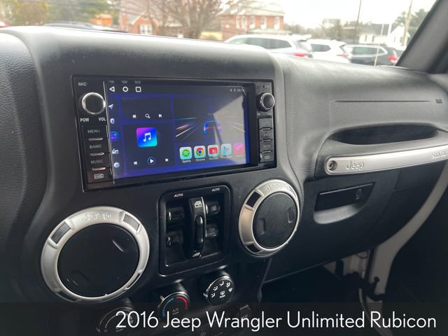 Used 2016 Jeep Wrangler Unlimited Rubicon w/ Connectivity Group image 21