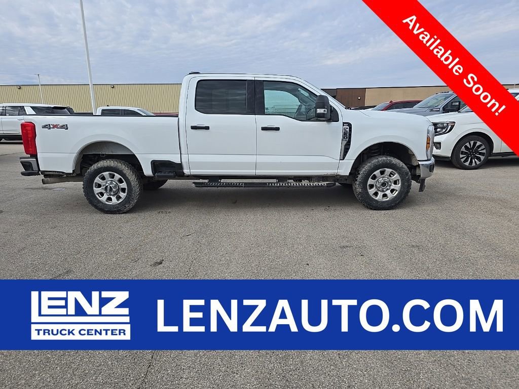 Used 2024 Ford F250 XLT image 1