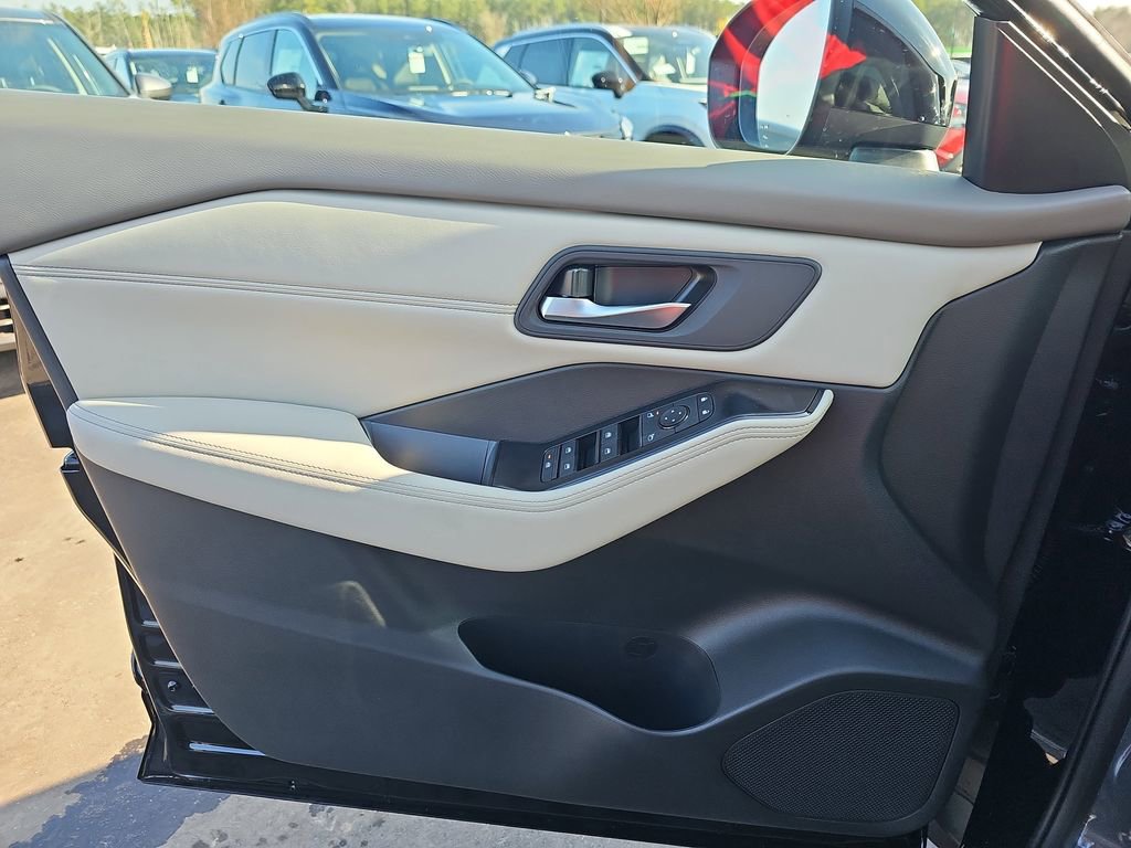 New 2026 Nissan Rogue SV FWD image 30