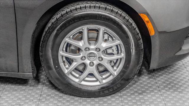 Used 2023 Chrysler Voyager LX FWD image 31