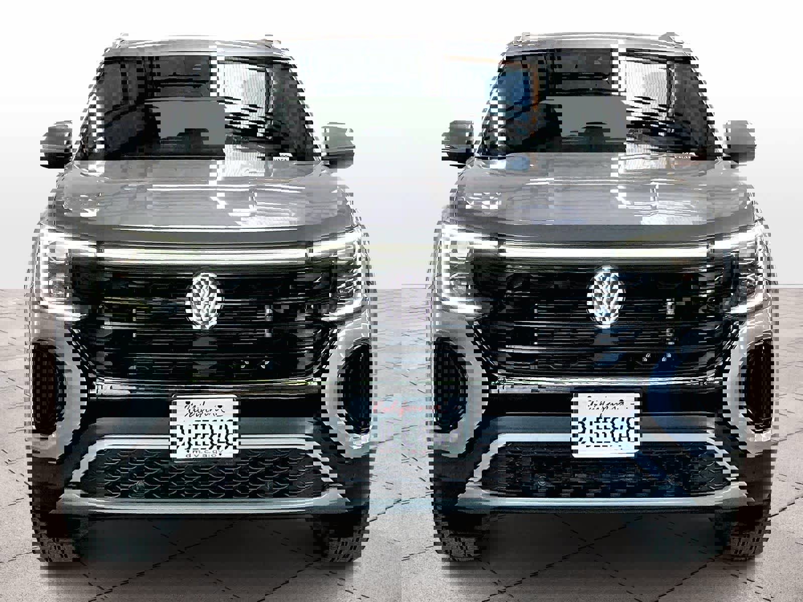 Used 2024 Volkswagen Atlas Cross Sport SE w/ Panoramic Sunroof Package image 3