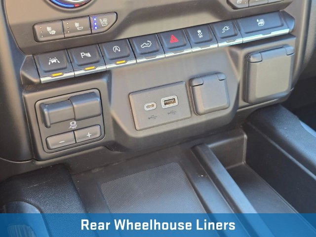 Used 2020 Chevrolet Silverado 1500 High Country w/ Technology Package AWD/4WD image 32