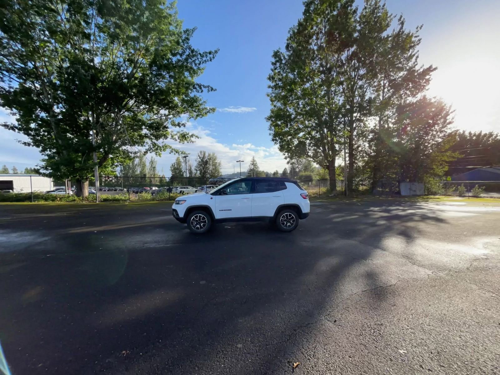 Used 2025 Jeep Compass Trailhawk image 15