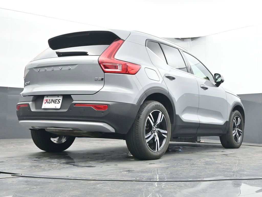 Used 2025 Volvo XC40 B5 Core image 43