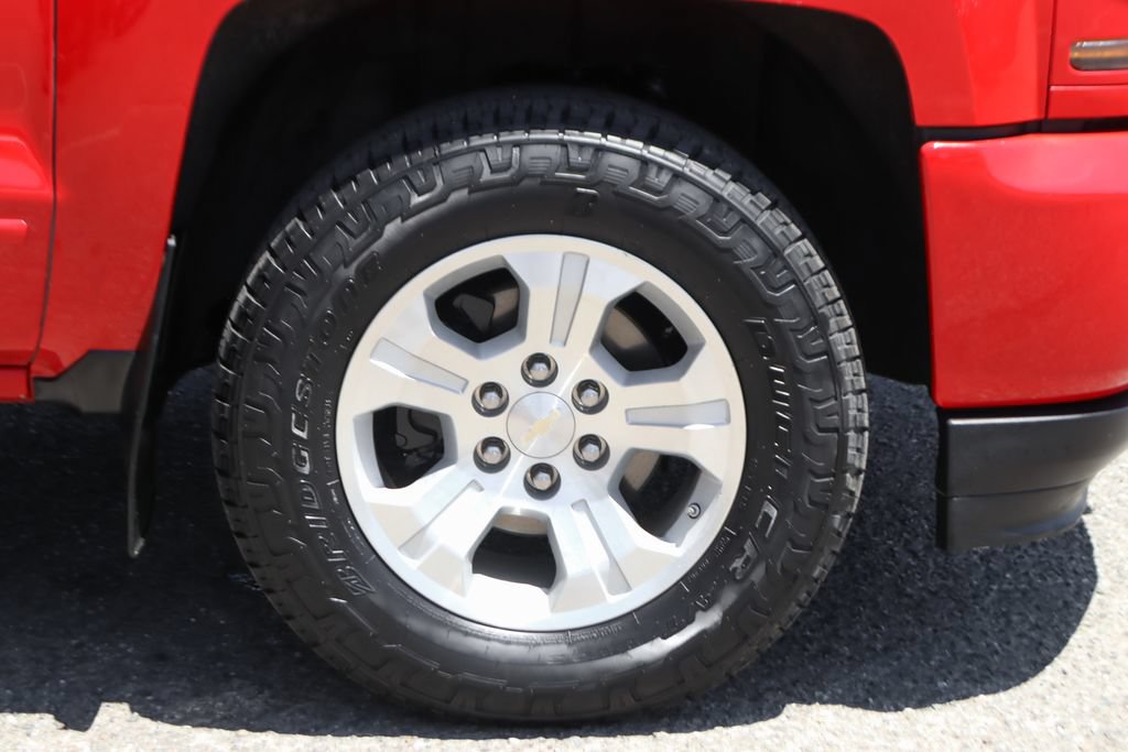 Used 2018 Chevrolet Silverado 1500 LT w/ All Star Edition AWD/4WD image 40