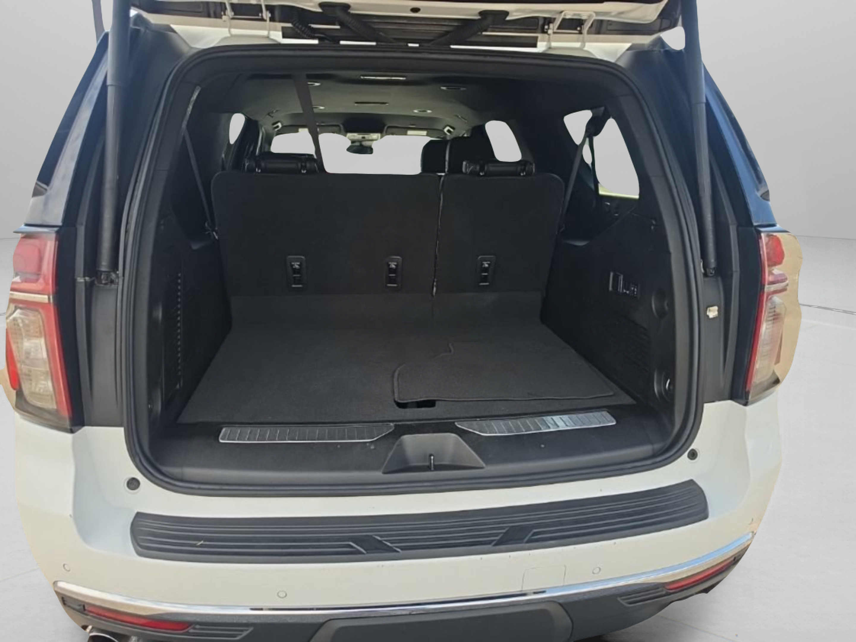Used 2023 Chevrolet Suburban Premier AWD/4WD image 11