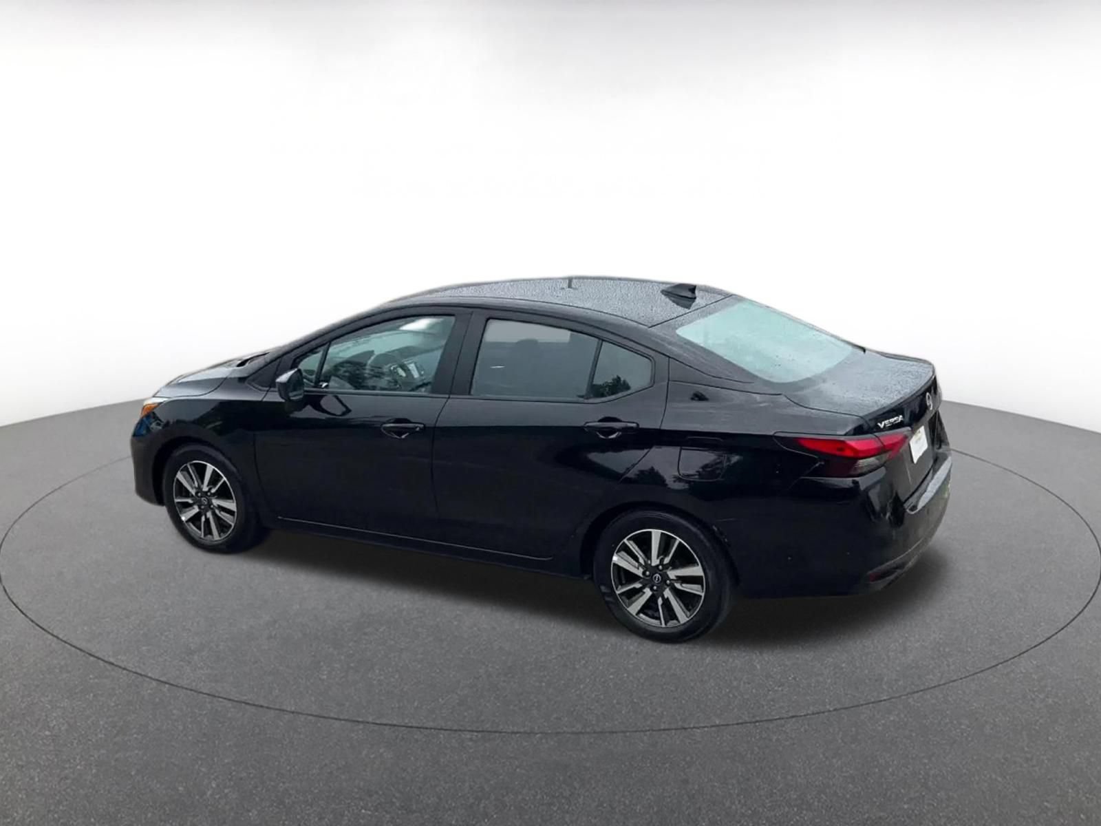 Used 2025 Nissan Versa SV FWD image 8
