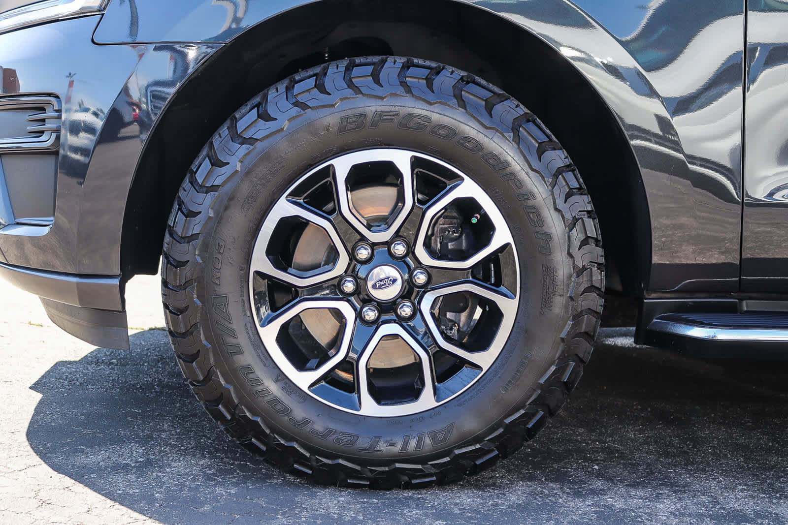 Used 2022 Ford Expedition XLT AWD/4WD image 10