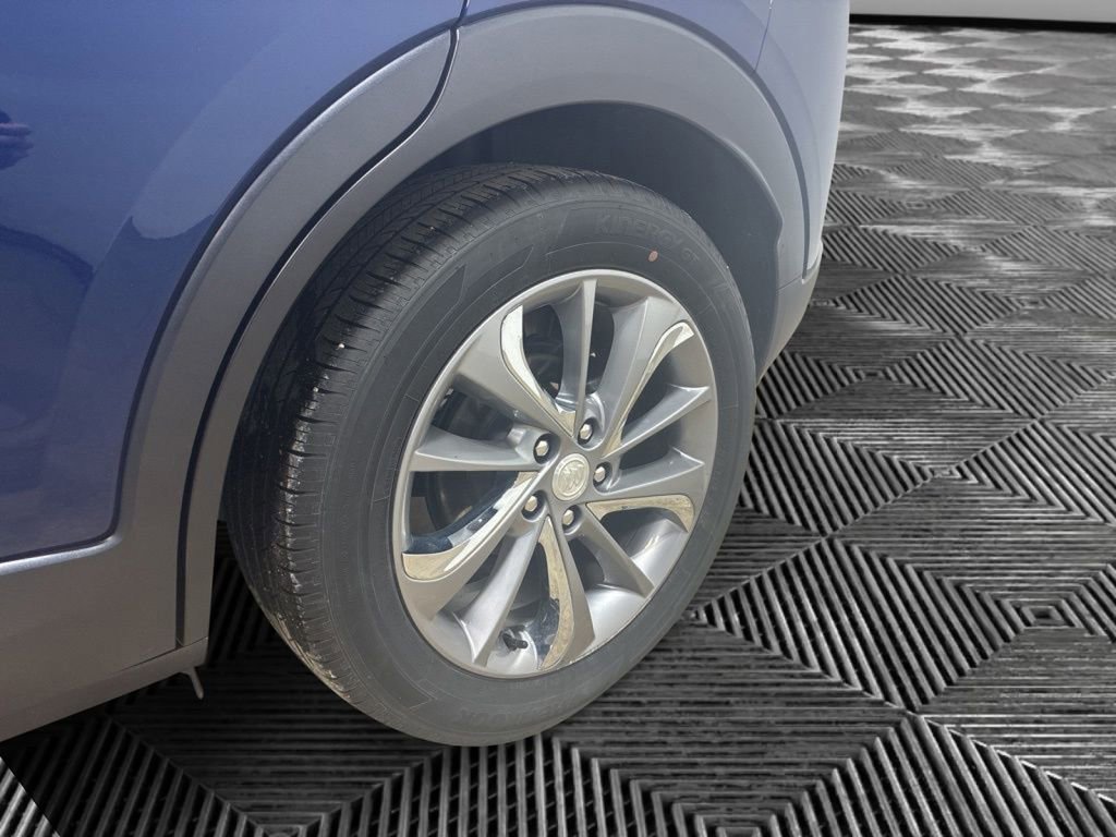 Used 2023 Buick Encore GX Essence w/ Experience Buick Package image 3