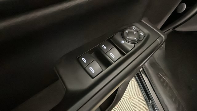 Used 2020 Chevrolet Silverado 1500 Custom w/ Custom Value Package AWD/4WD image 10