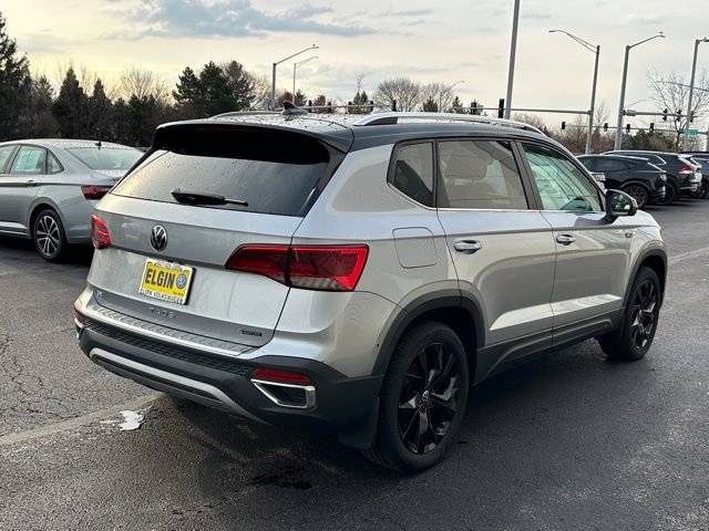 Certified 2023 Volkswagen Taos SE w/ Panoramic Sunroof Package image 6