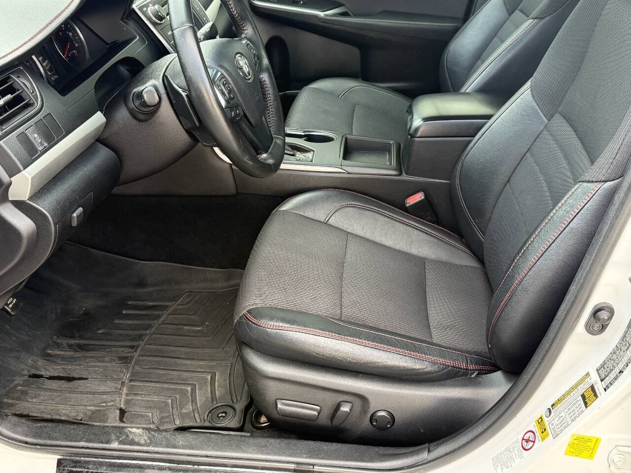 Used 2017 Toyota Camry SE FWD image 15