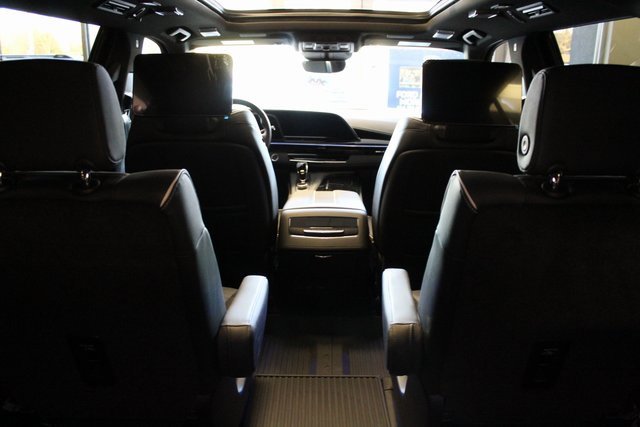 Used 2024 Cadillac Escalade Sport w/ LPO, ONYX Package image 21