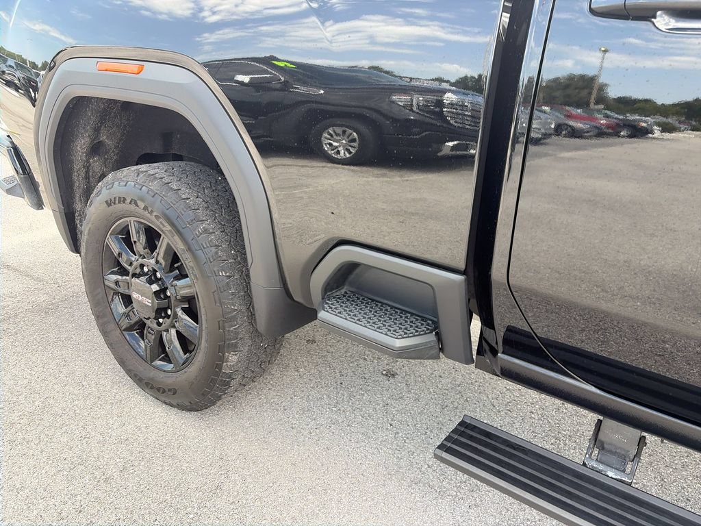 Used 2025 GMC Sierra 2500 AT4 AWD/4WD image 29