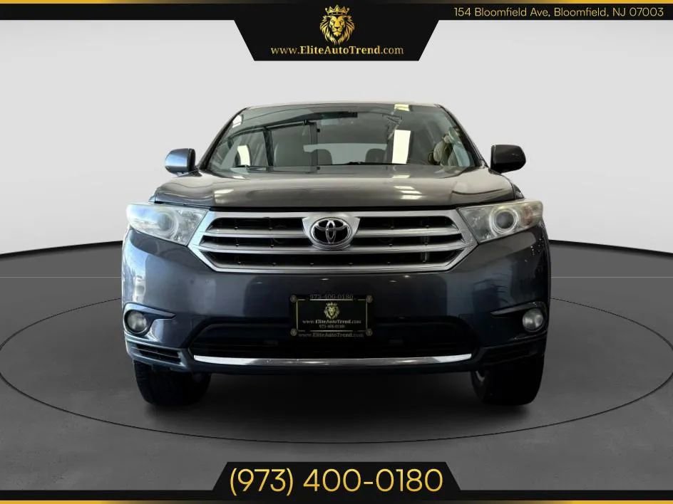 Used 2012 Toyota Highlander Limited w/ Tow Pkg image 2