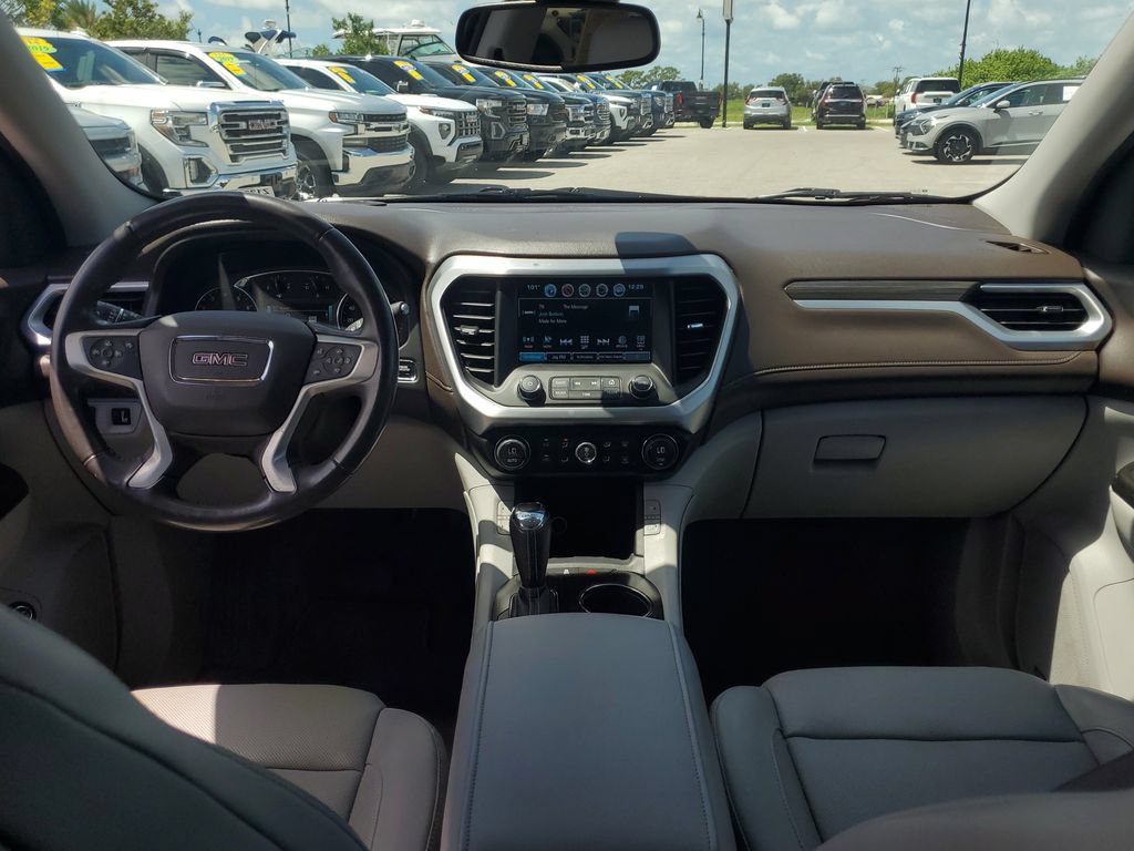 Used 2017 GMC Acadia SLT FWD image 18