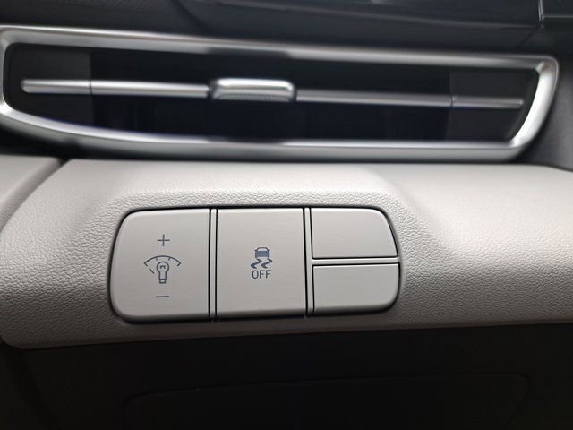 Used 2025 Hyundai Elantra Limited image 28