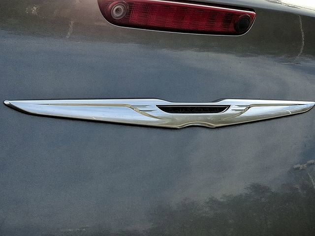 Used 2012 Chrysler 300 Limited image 29