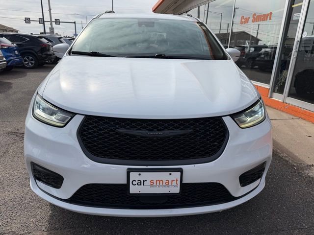 Used 2022 Chrysler Pacifica Touring-L w/ S Appearance Package FWD image 2