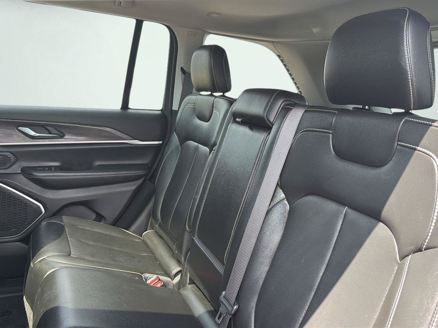 Used 2024 Jeep Grand Cherokee Limited 4xe AWD/4WD image 32