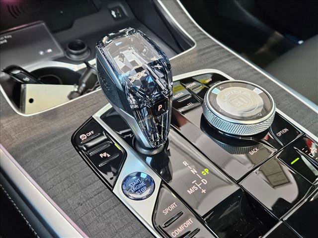 New 2026 BMW ALPINA XB7 image 14