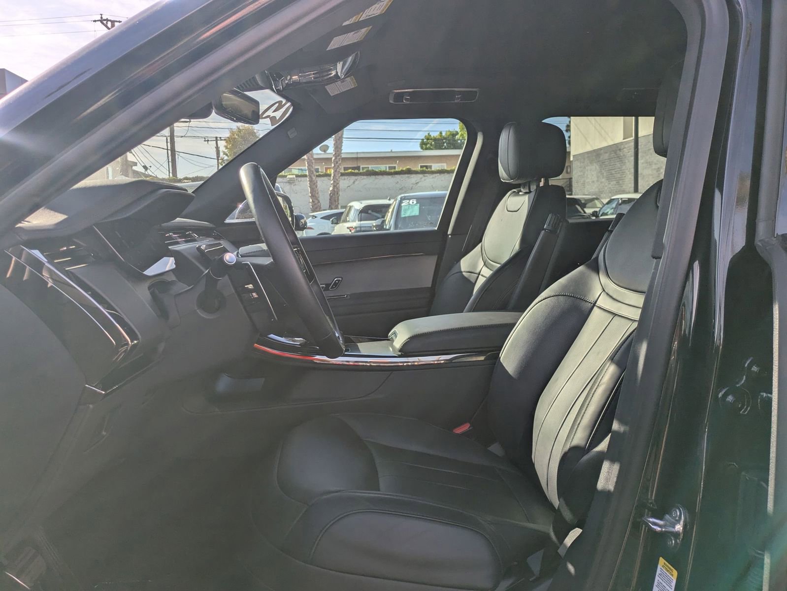 Used 2025 Land Rover Range Rover Sport Dynamic SE image 14