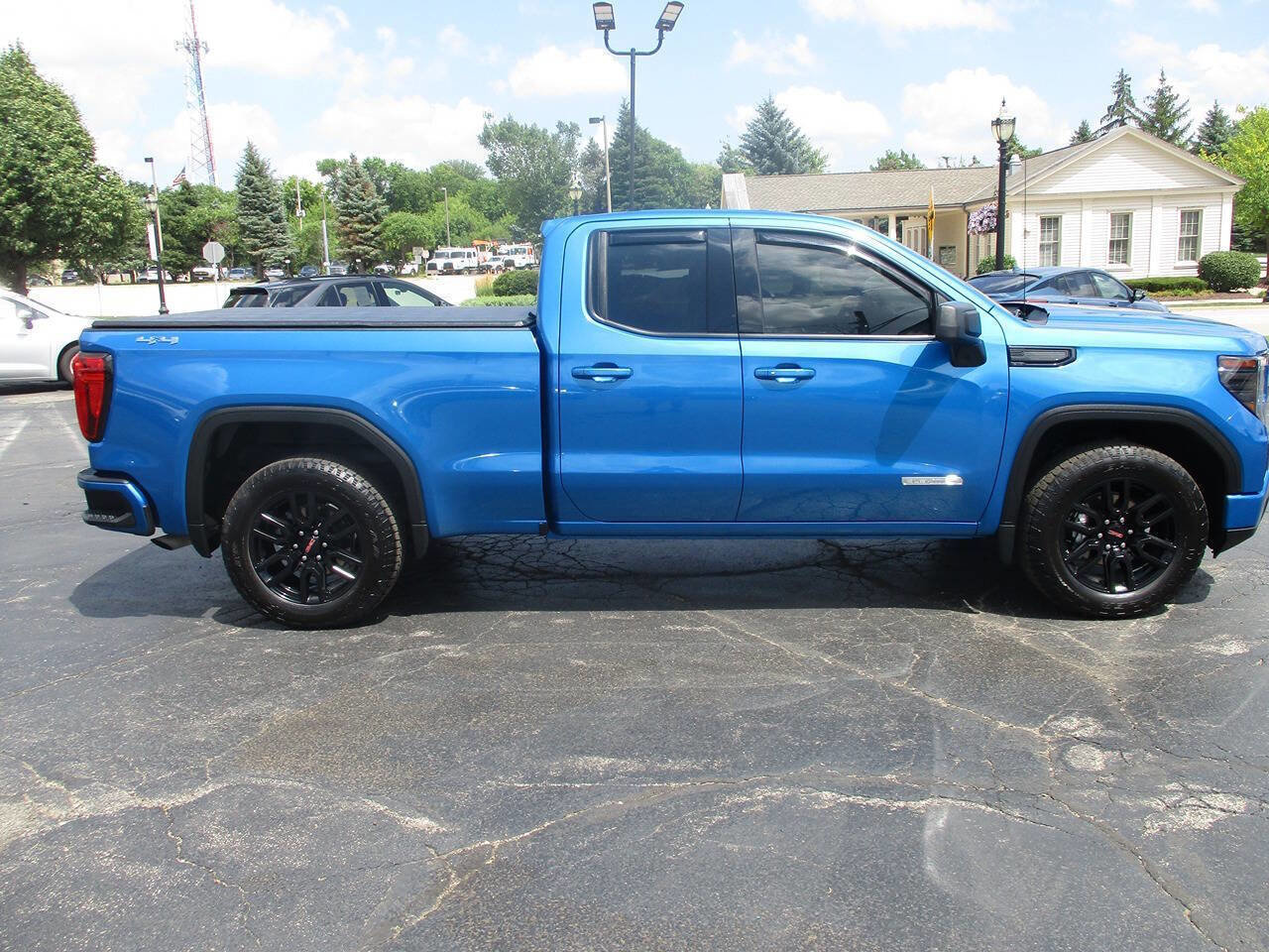 Used 2023 GMC Sierra 1500 Elevation image 5